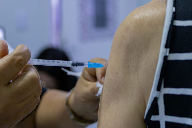 Casos aumentam 74%; vacinação segue disponível em 72 unidades de saúde