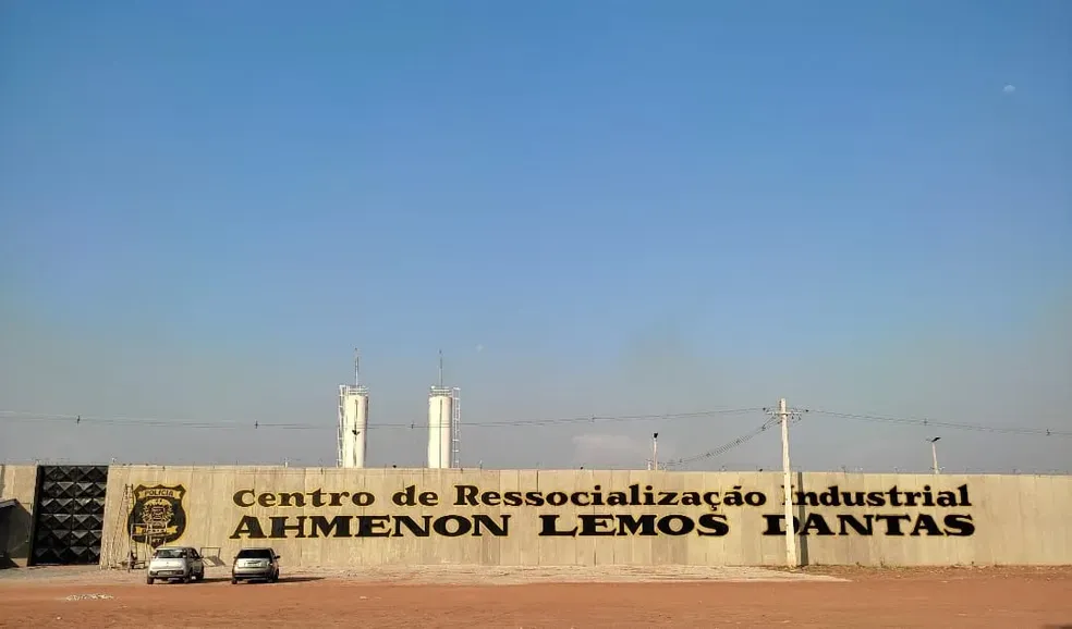 Policiais penais frustram fuga de  detentos após grades de celas serem serradas em presídio de VG