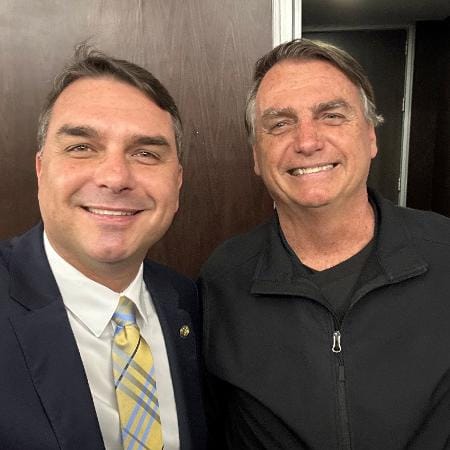 Após veto de Moraes, OAB pede que Flávio possa se reunir com Bolsonaro como advogado