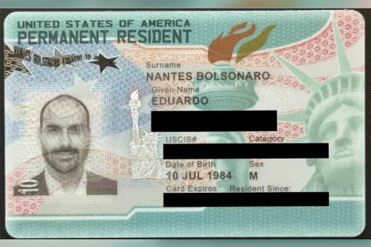 Eduardo Bolsonaro recebe green card dos EUA e passa a ter residência permanente