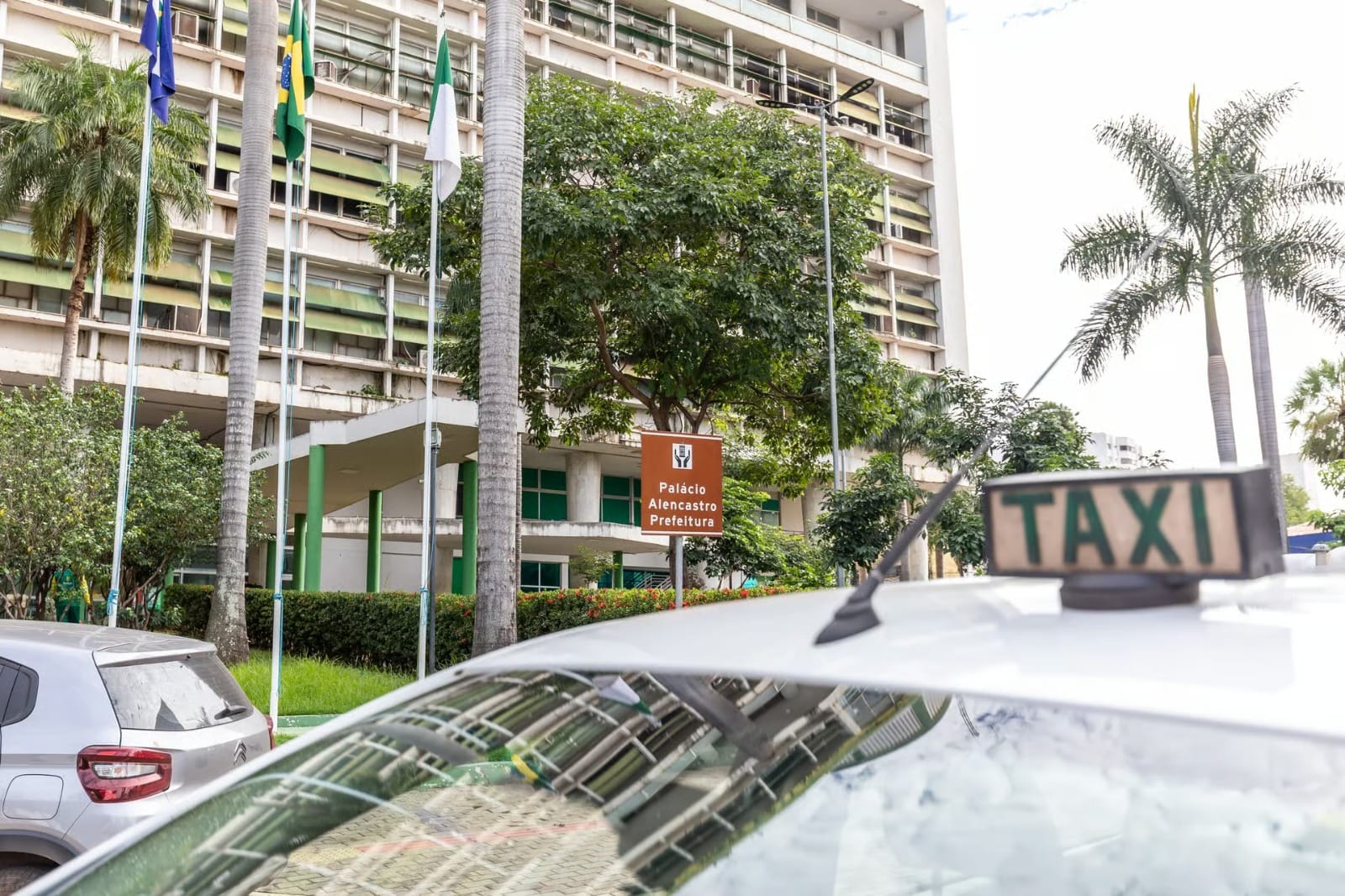 Corrida de táxi fica mais cara em Cuiabá; veja os novos valores das tarifas