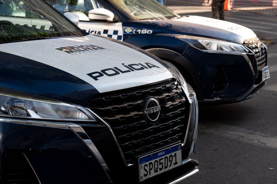 Homem é morto a pauladas após discussão por cadeira quebrada em alojamento