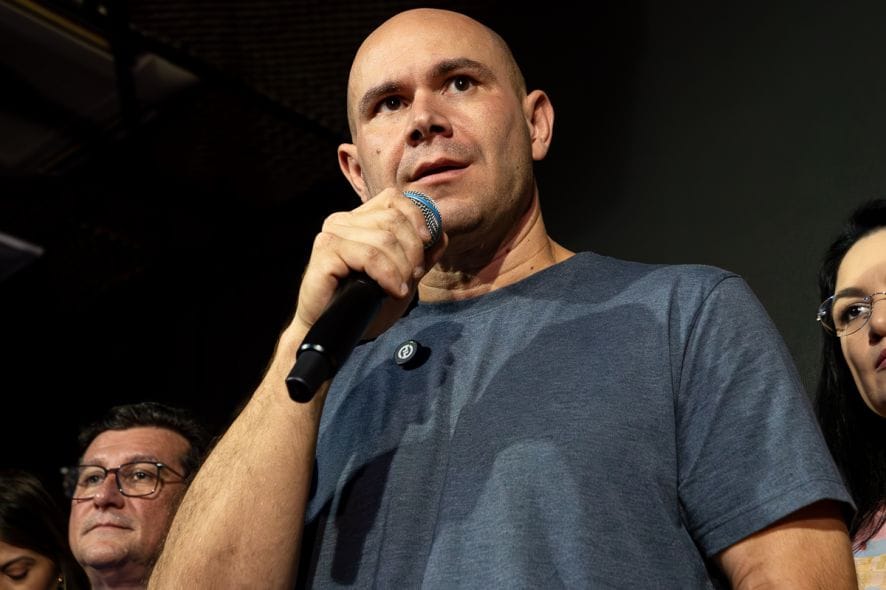 Abilio diz que 2º turno vai expor quem é a "verdadeira direita" no país