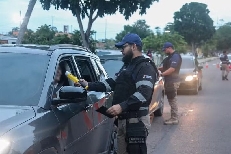 Nova regra vai detectar uso de drogas e fazer pré-teste em motorista para indicar álcool