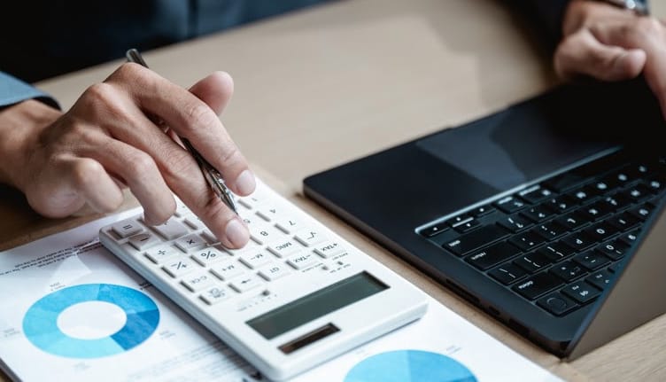 Estudo aponta que empresas brasileiras deixam de declarar R$ 2,7 trilhões em faturamento por ano