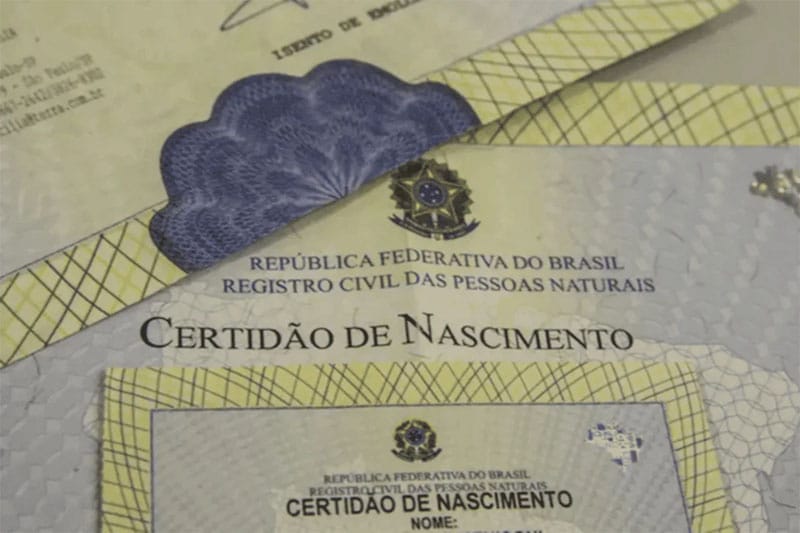 Mulher descobre que ex-marido registrou filha com amante no nome dela