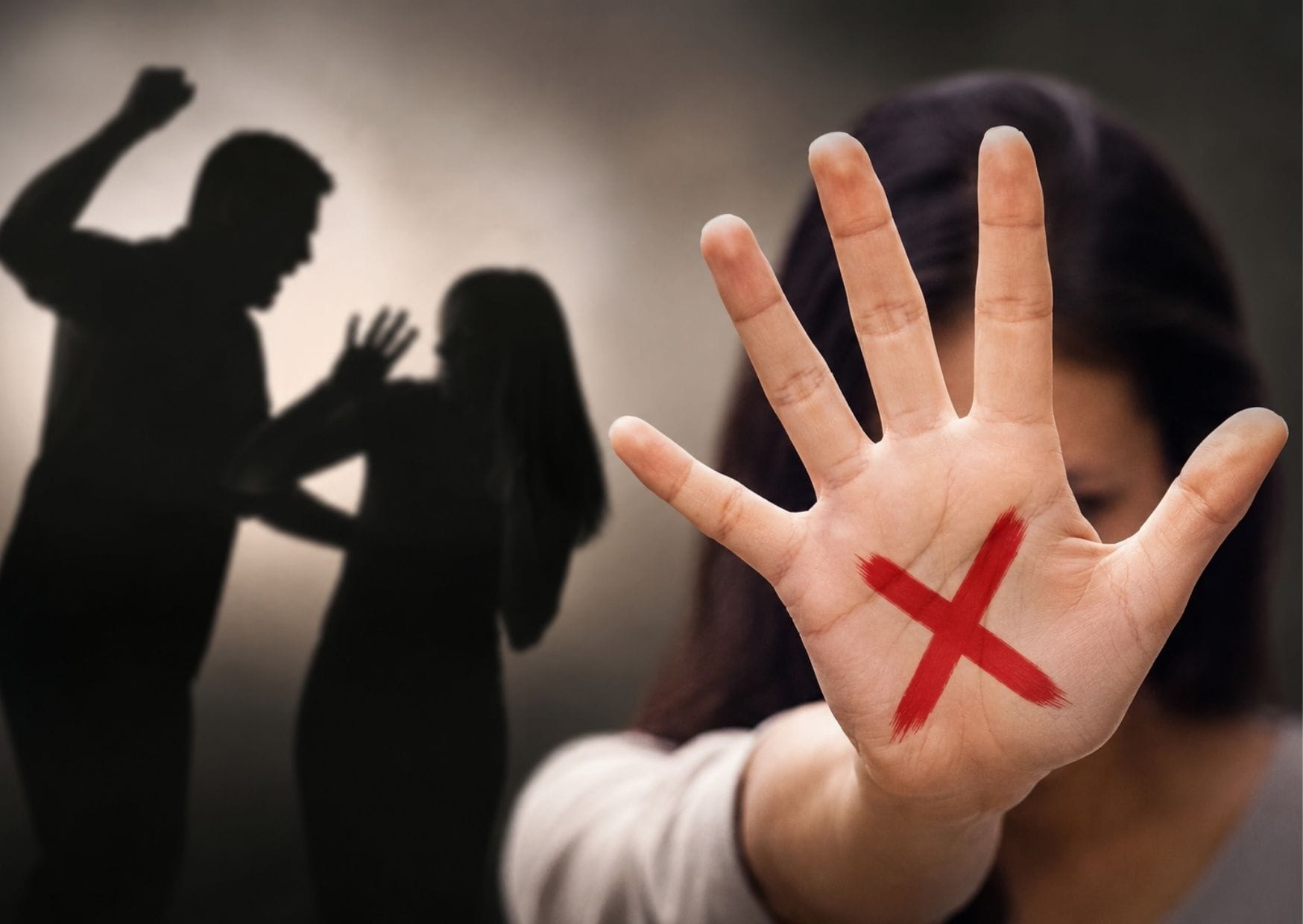 MT chega a 32 feminicídios e alerta mulheres: violência não começa com a morte