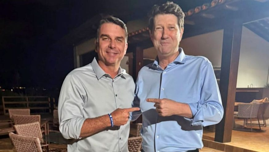 Flávio Bolsonaro anuncia empresário do agro como coordenador de campanha em MT