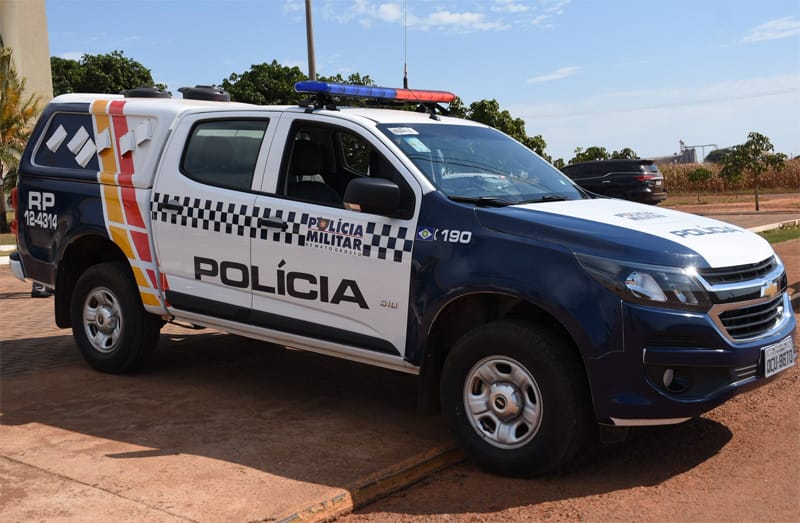PM prende casal suspeito por homicídio; esposa da vítima foi agredida com garrafada