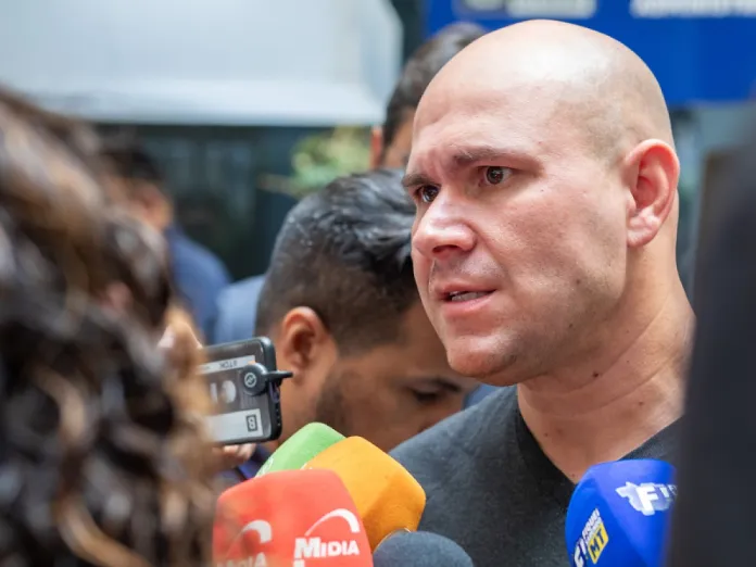 Abilio envia projeto à Câmara para renovar contratos de professores e evitar novo seletivo em Cuiabá
