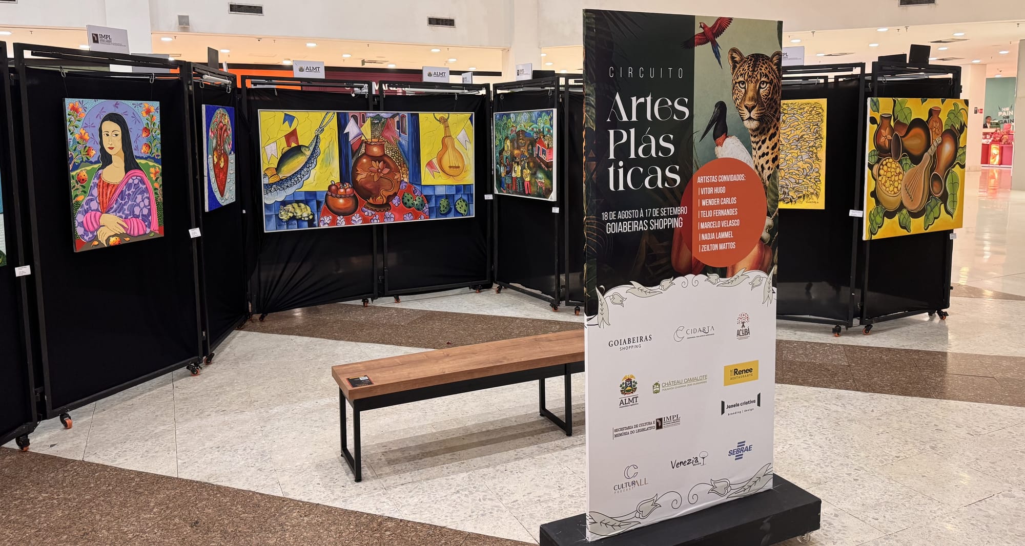 Exposição de artes plásticas e jogos interativos para crianças em Cuiabá