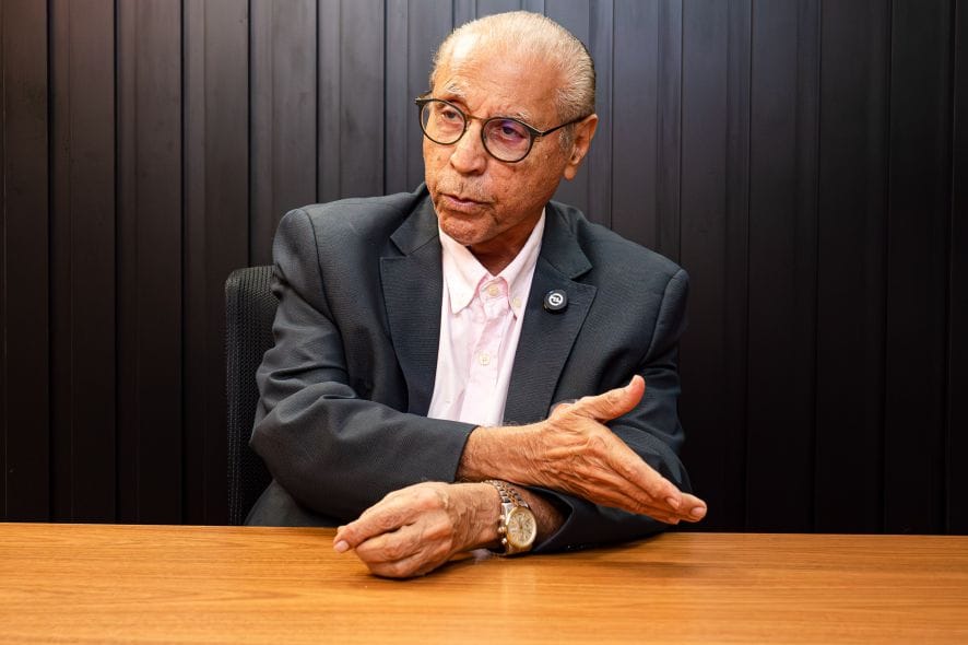 Avião de Júlio Campos faz pouso forçado às margens da MT-100, em Araguaiana