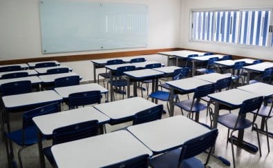 Adolescente é investigado após ameaçar ataque em escola e pesquisar massacres na internet