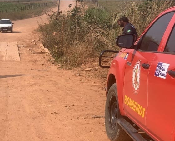 Corpo de Bombeiros conduz homem em flagrante por incêndio em vegetação em Poconé