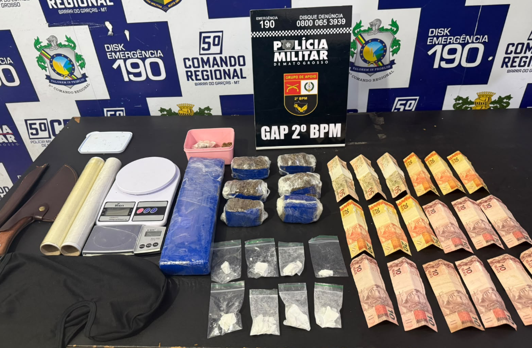 Adolescente é apreendido pela PM com tablete e porções de maconha e cocaína