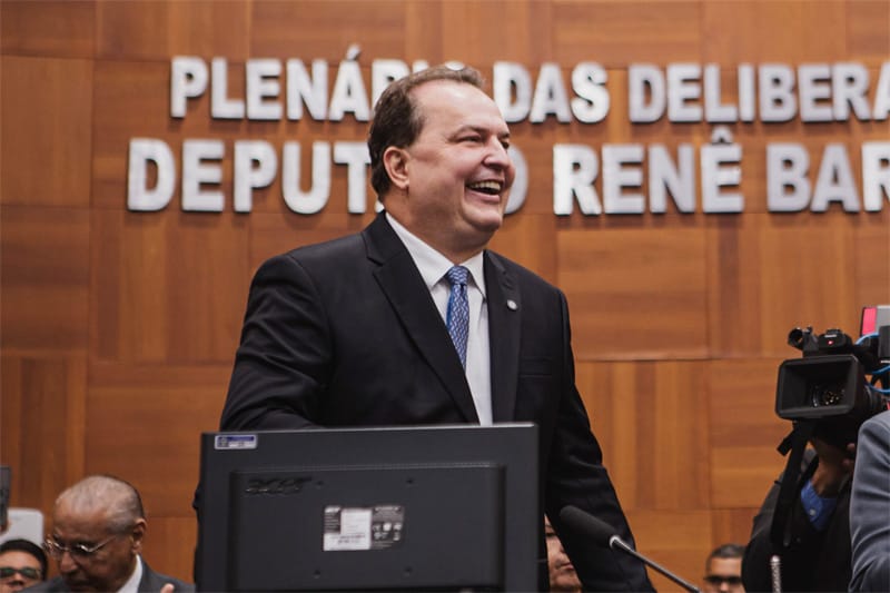 Servidores efetivos da Assembleia Legislativa de MT reforçam apoio a Max Russi