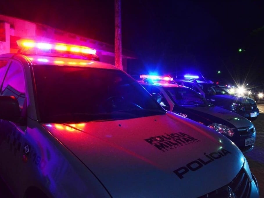 PM apreende adolescentes e recupera veículo roubado após vítima fugir de cárcere
