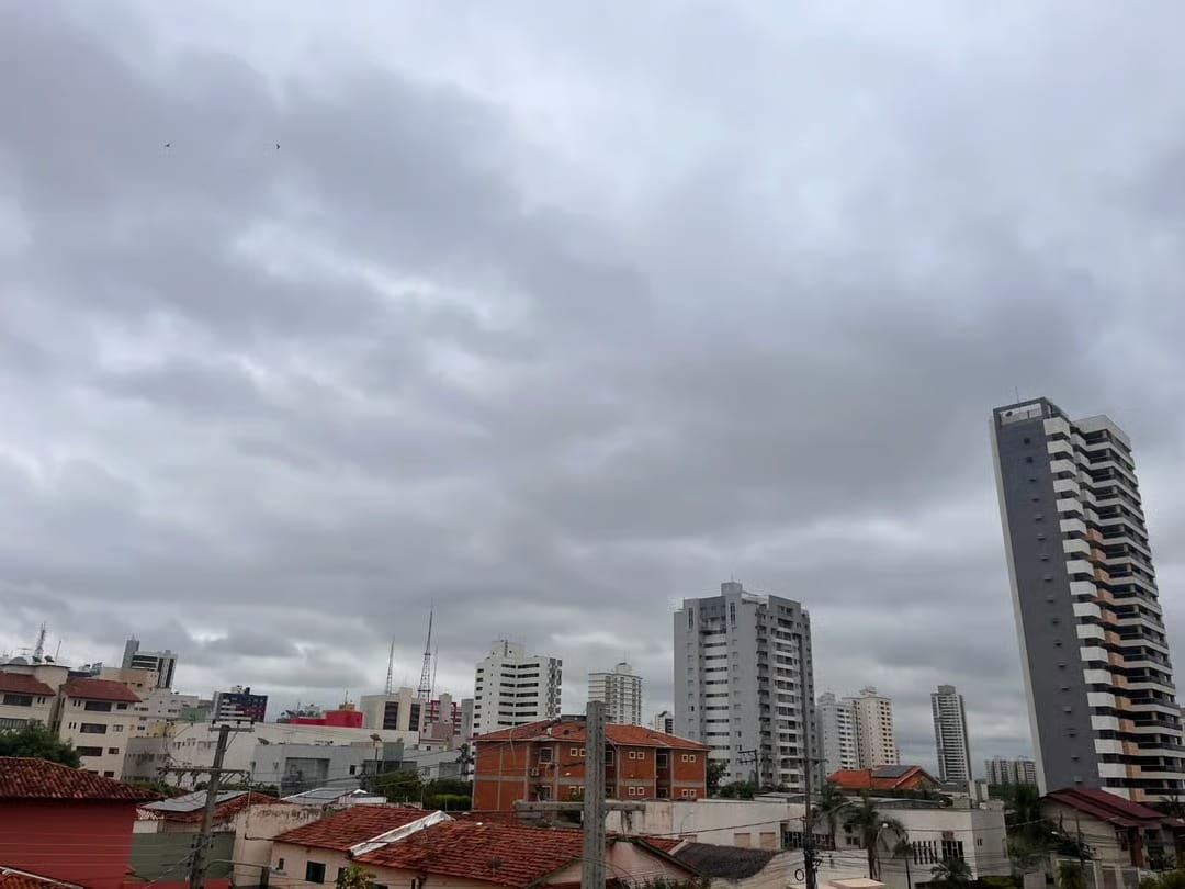 Temperatura cai em Cuiabá e domingo terá máxima de 29°C com chance de chuva