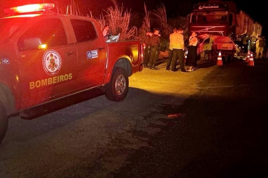 Colisão frontal mata cinco pessoas, incluindo três crianças de 2, 9 e 10 anos na MT-140
