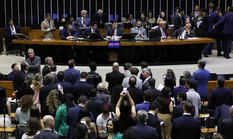 Senado vota na quarta-feira (14) PEC que acaba com escala 6x1 e reduz jornada para 40 horas