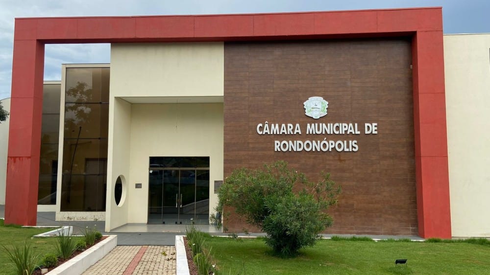 Câmara autoriza compra de R$ 2,9 milhões em móveis enquanto TCE apura outro contrato
