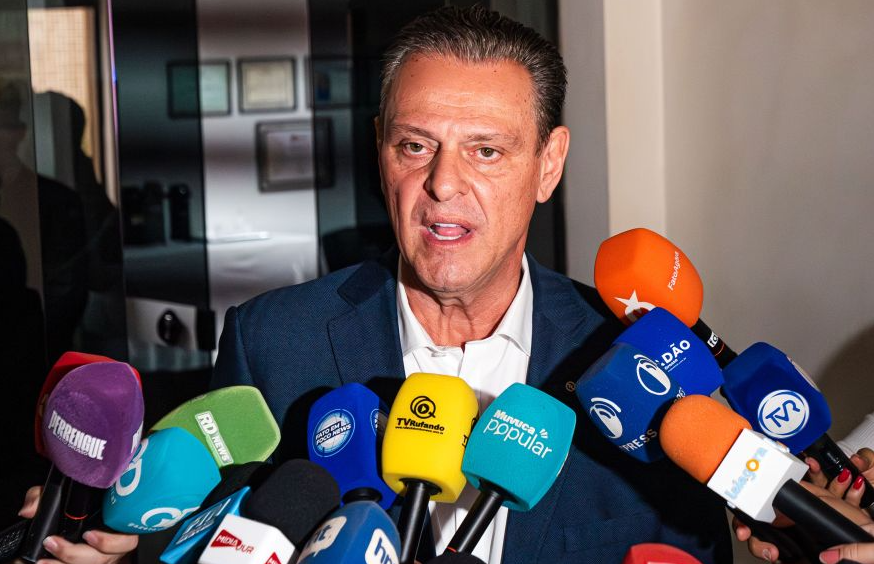 Carlos Fávaro diz que eleitor deve comparar: "Não vote em suplentes enrolados"