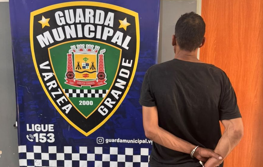 Homem invade INSS de Várzea Grande, pula muro de casa e é detido por bombeiros