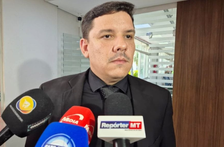 Alvo do Gaeco, Alex Rodrigues diz que estava no "lugar errado, na hora errada"; veja o vídeo