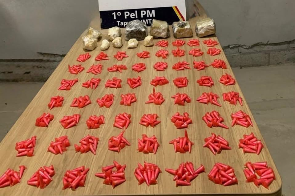 'Menores do tráfico' são presos pela PM com 600 porções de cocaína, maconha e pasta base