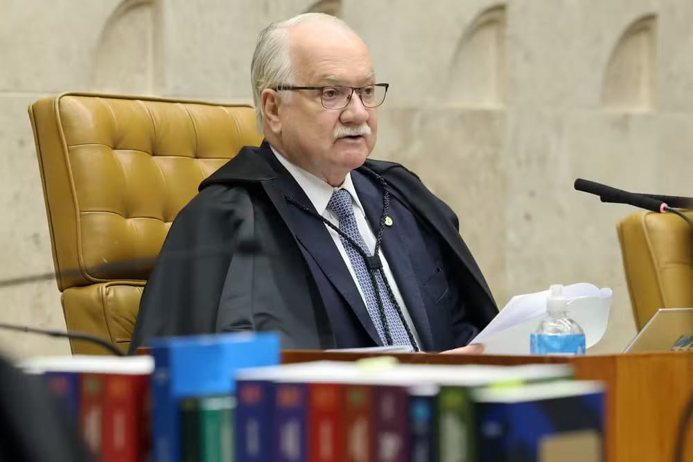 Edson Fachin se reúne com diretor da PF para discutir menções a ministros do STF