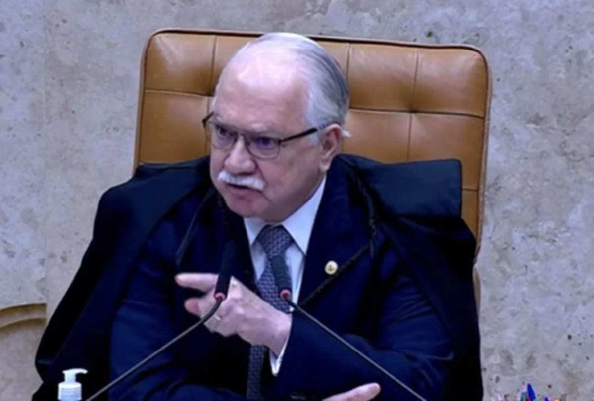 Fatos sobre ministros do STF devem ser apurados "sem exceção", diz Fachin à PF