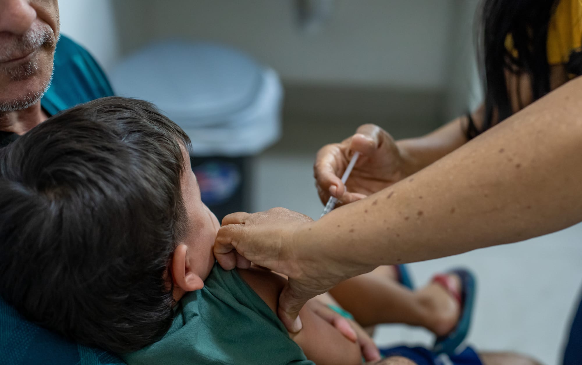 Cuiabá supera 185 mil doses de vacinas infantis em 2026; influenza lidera imunização