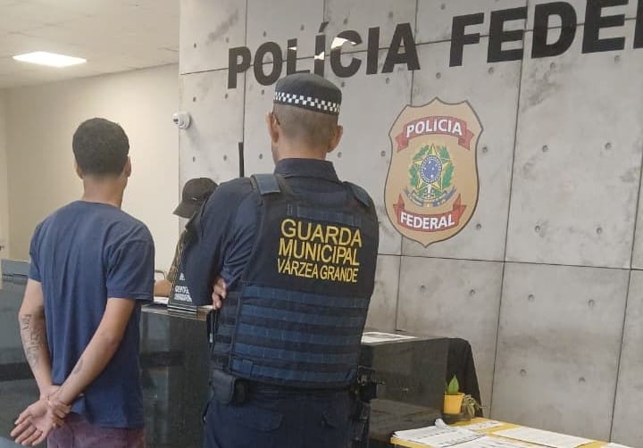 Guarda Municipal conduz homem de 21 anos suspeito de filmar o voto na urna eletrônica