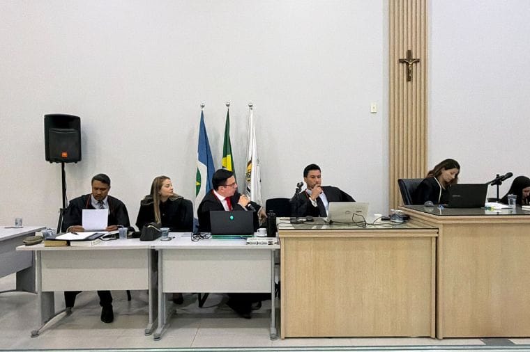 Julgamento de policiais penais envolvidos em homicídio é adiado após dissolução do conselho