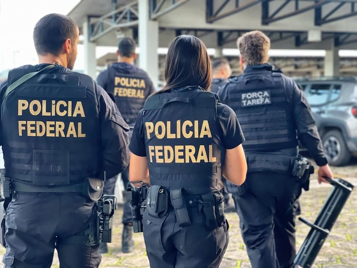 Polícia Federal conduz 129 pessoas e apreende R$ 790 mil em ações contra crimes eleitorais