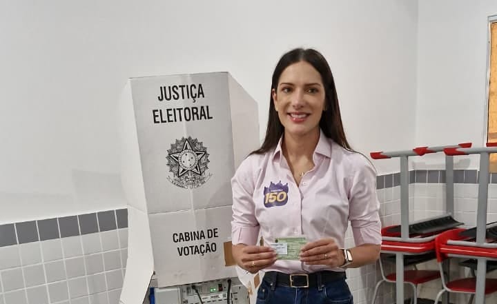 Janaína vota confiante e diz acreditar na vitória: “Agora é aguardar a vontade popular”; veja o vídeo