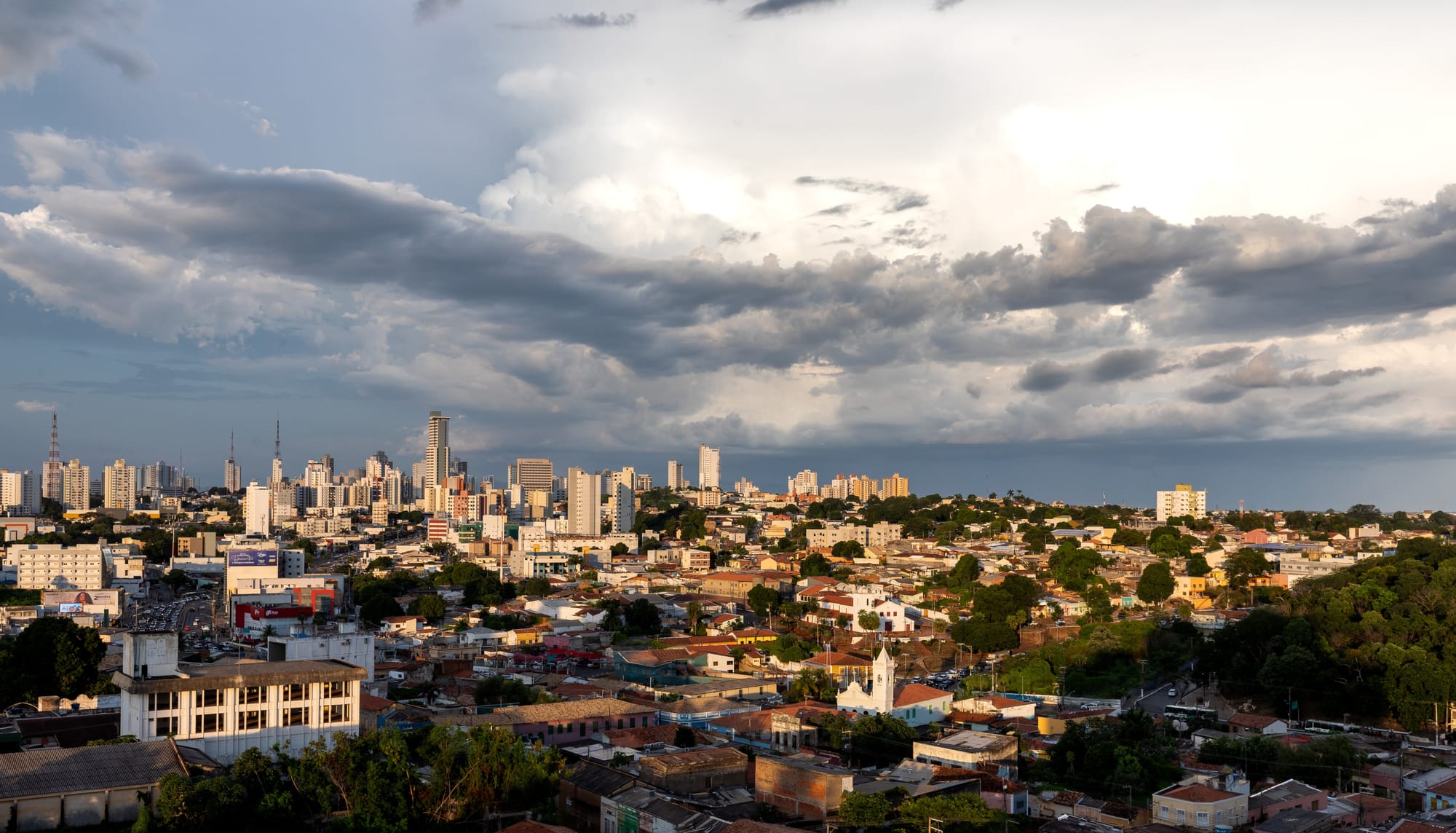Cuiabá terá feriadão de calor intenso e previsão de chuva; máxima pode chegar a 37°C
