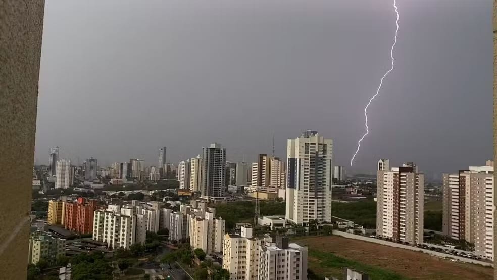 Inmet alerta para chuvas fortes e ventos de até 60 km/h em 72 cidades de MT