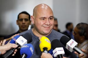 Prefeito volta a criticar ensino e mira UFMT; universidade reage com nota de repúdio