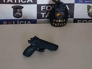 Homem ameaça população com arma de brinquedo no centro de Rondonópolis e acaba preso
