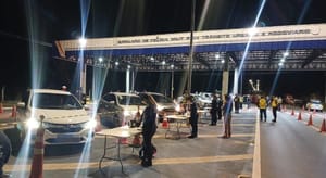 Operação Lei Seca termina com 17 veículos removidos e uma prisão por embriaguez