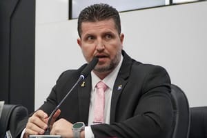 Projeto de lei na Câmara de Cuiabá prevê pagamento de até R$ 10 mil de multa