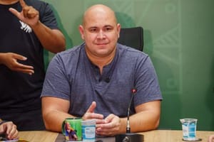 Prefeito Abilio endurece discurso contra PT e defende gestão; veja vídeo