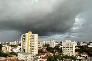 INMET alerta para chuvas e ventos em Cuiabá e região