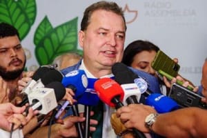 Legislação contra violência à mulher aguarda implementação em MT, alerta Max Russi