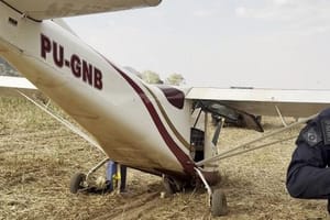 Ação da PM e PJC apreende entorpecentes após queda de aeronave em região rural