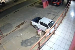 Bombeiros socorrem criança afogada após pais buscarem ajuda diretamente no quartel