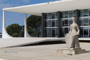 STF forma maioria para centralizar autorizações de buscas no Congresso