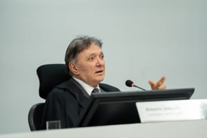 Prefeitura não é obrigada a custear curso de condutor escolar sem lei específica