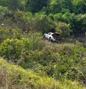 Homem morre após capotamento de caminhonete em Juína; veja vídeo